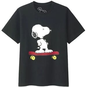 Uniqlo x Kaws x Snoopy T-Shirt